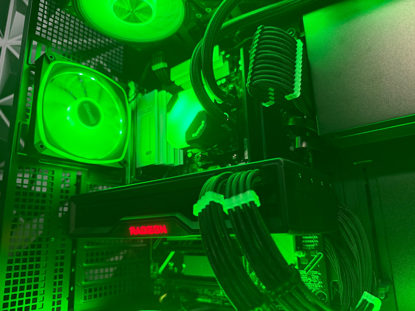 ๐๐ค BLACK OCEAN ๐ค๐Ryzen 7 7700X| RX 6950XT| 32 GB DDR5| 1.5 TB NVMe| 850W PSU