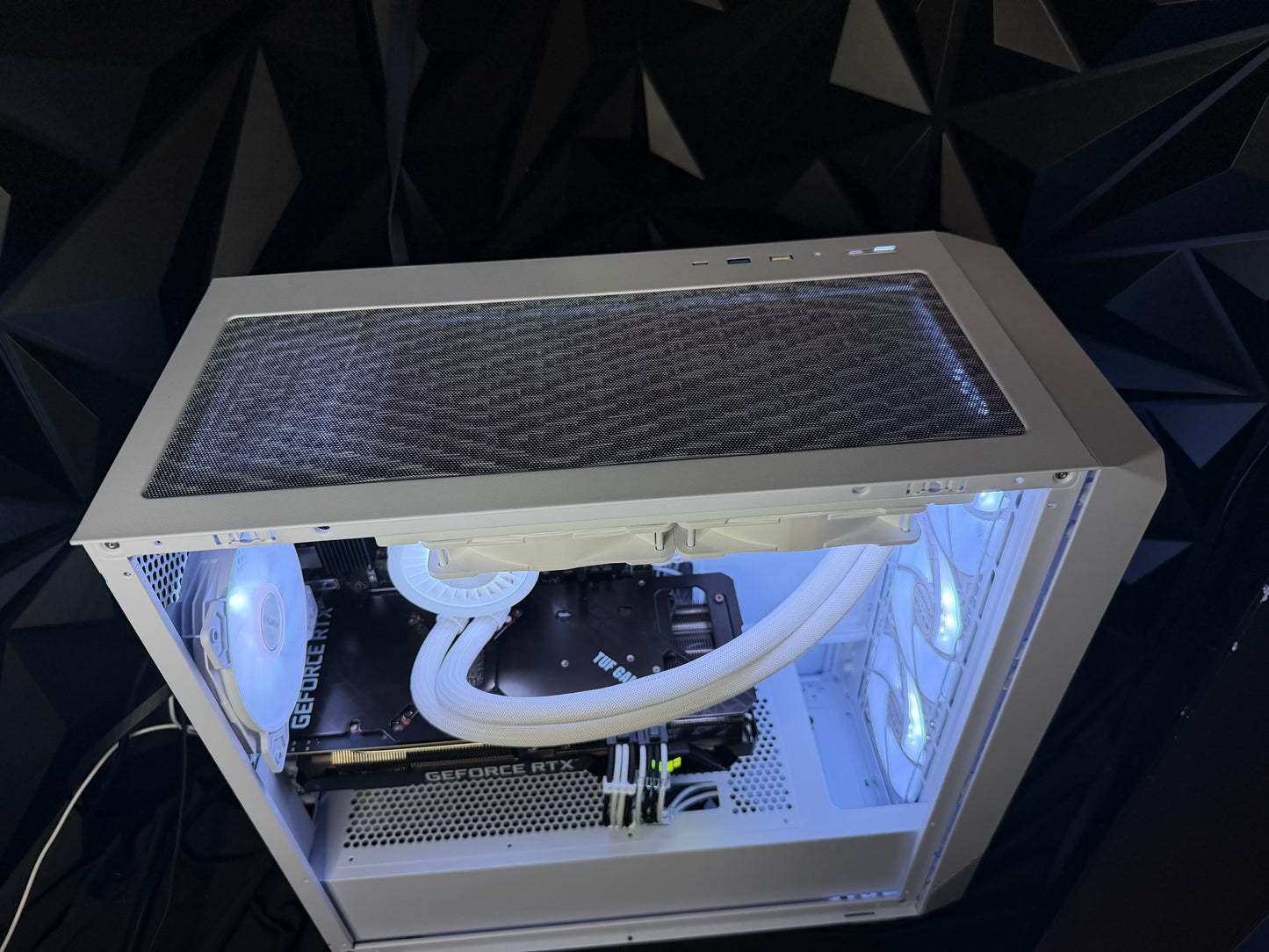 ❄️🖤 ARCTIC CARBON 7570Ti 🖤❄️ Ryzen 5 7500X3D| RTX 3070Ti| 32 GB DDR5| 1.25 TB NVMe| 750W PSU