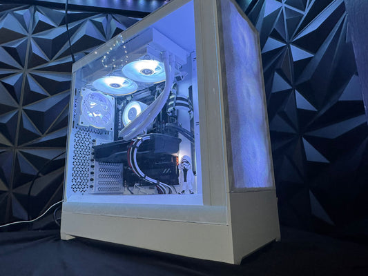 โชโซ The Trooper โซโช Ryzen 7 7700X| RX 7900XT 20GB| 32 GB DDR5| 4 TB NVMe