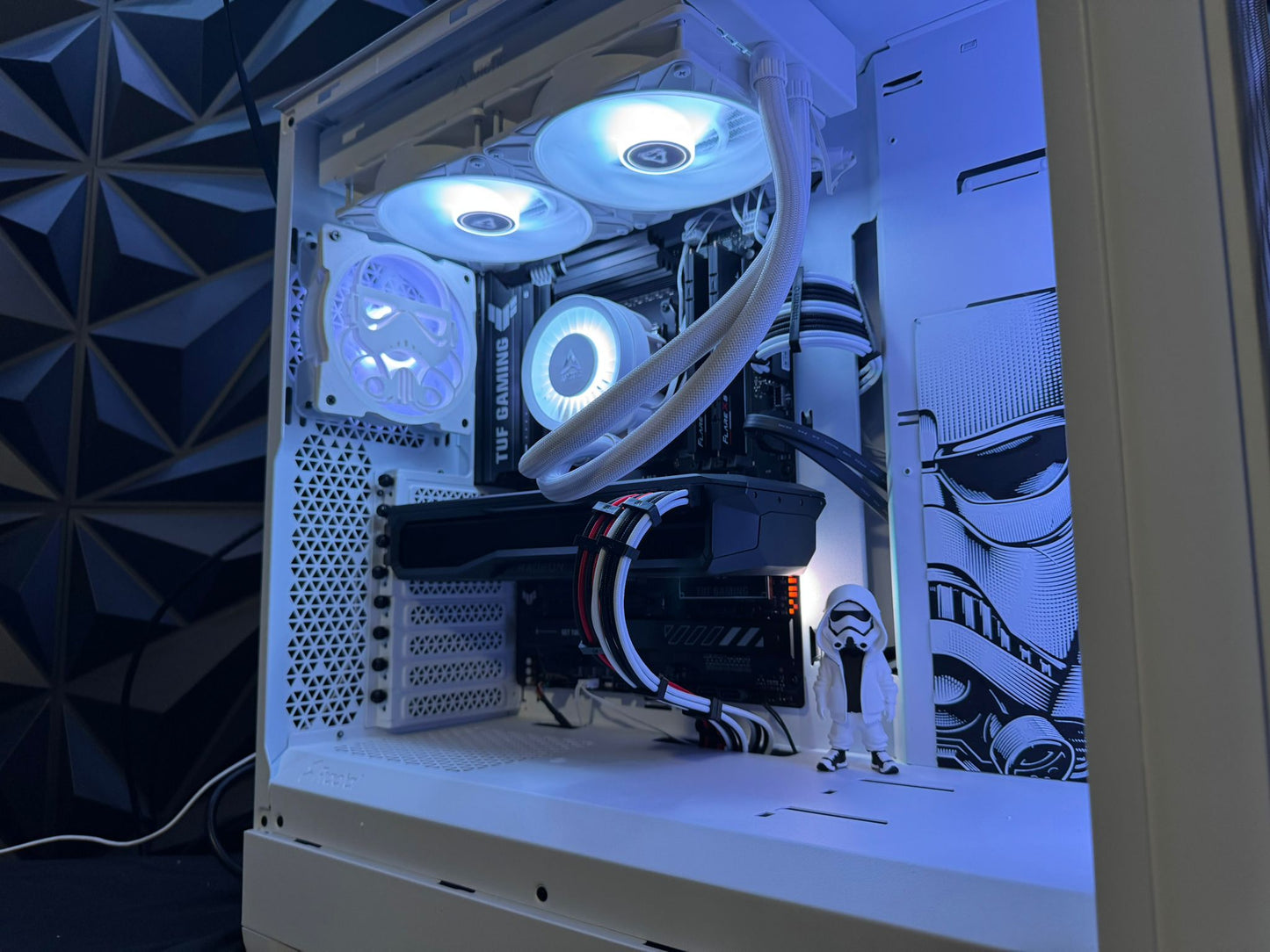 ⚪⚫ The Trooper ⚫⚪ Ryzen 7 7700X| RX 7900XT 20GB| 32 GB DDR5| 4 TB NVMe