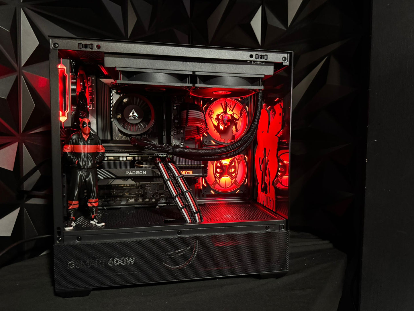 ๐ฅโซโช Merc 76 โ Deadpool Edition ๐๐ฎ Ryzen 7600X| RX 7600XT 16 GB | 32 GB DDR5| 2 TB NVMe
