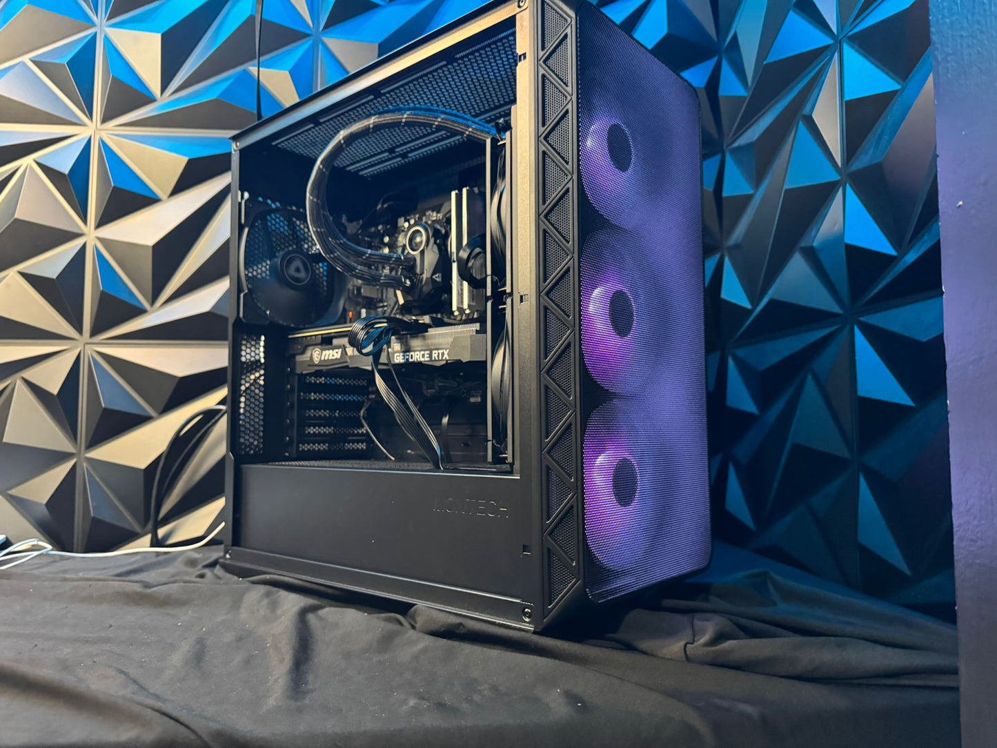 ๐ง๐ค Black Ice ๐ง๐คRyzen 7 5800XT| RTX 3070 | 32 GB DDR4| 1 TB NVMe