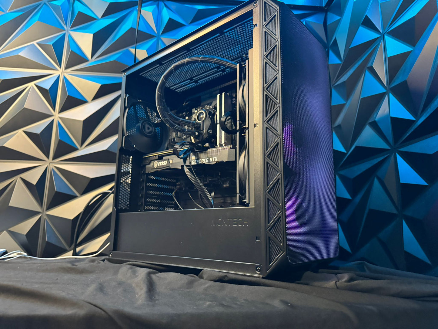 ๐ง๐ค Black Ice ๐ง๐คRyzen 7 5800XT| RTX 3070 | 32 GB DDR4| 1 TB NVMe