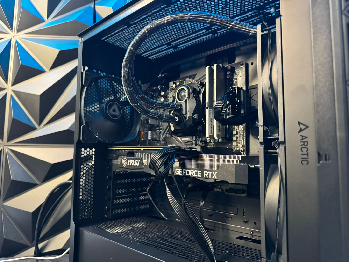 ๐ง๐ค Black Ice ๐ง๐คRyzen 7 5800XT| RTX 3070 | 32 GB DDR4| 1 TB NVMe