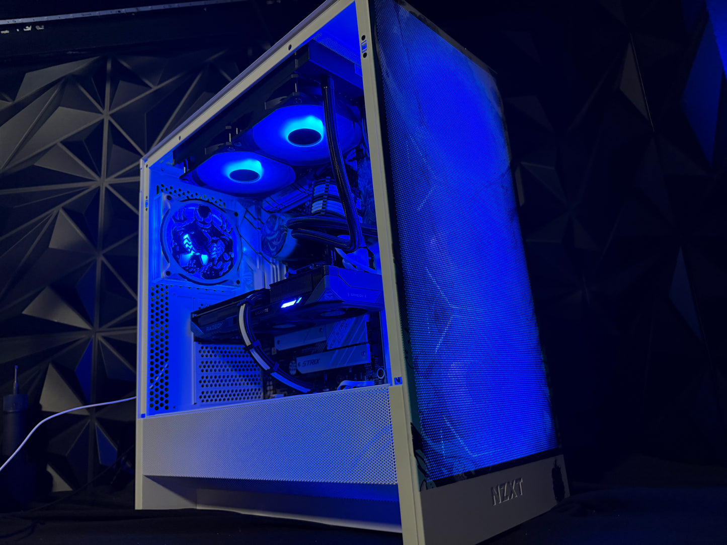 🕷️💣 VENOM BOMB 96 💣🕷️ Ryzen 5 9600x| RX 9060XT 16 GB | 32 GB DDR5|1.5 TB NVMe| 650W PSU