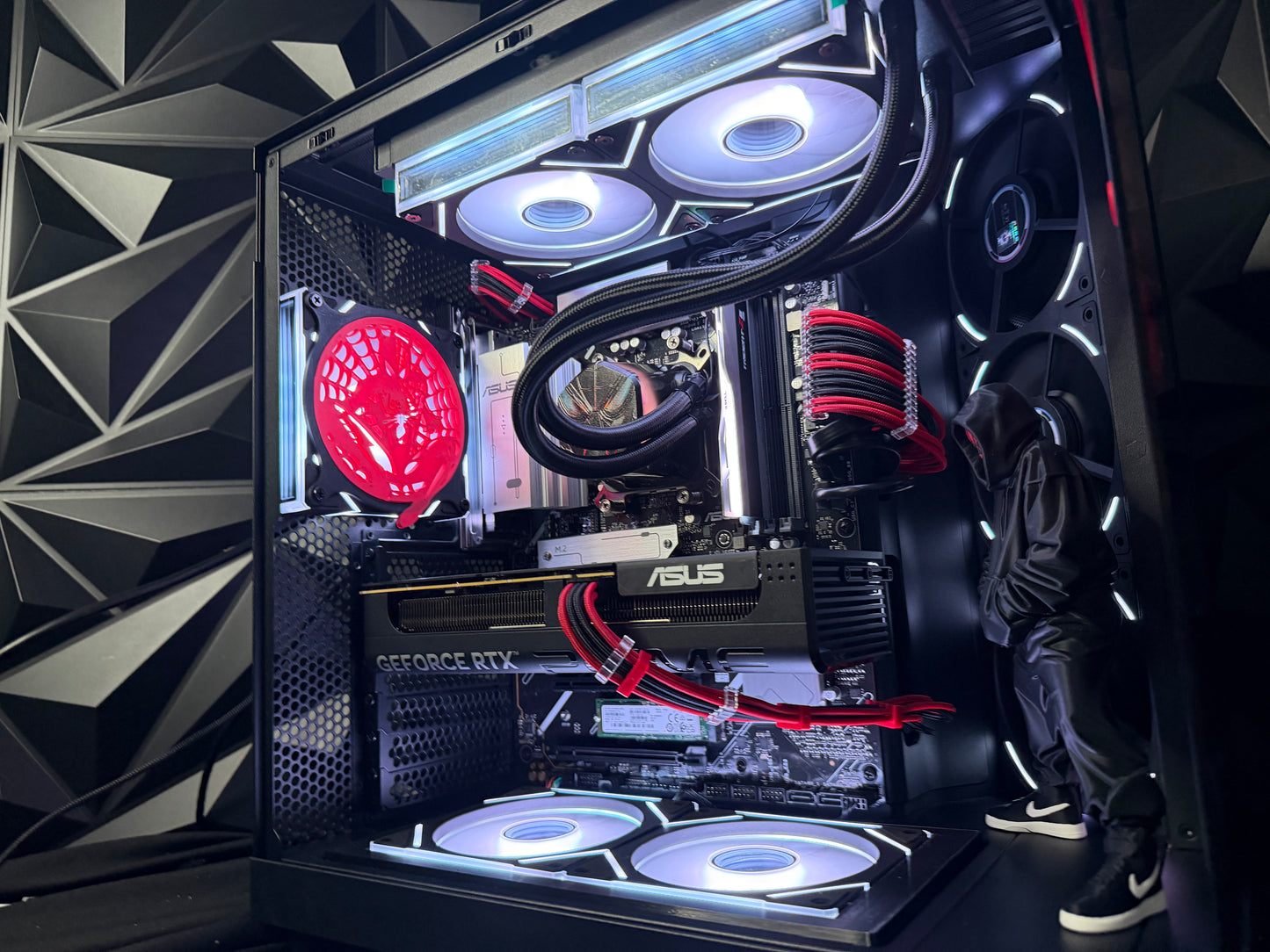 🕷️🕸️ WEB SLINGER 🕸️🕷️Ryzen5 9600X| RTX 5060| 16 GB DDR5| 1.5 TB NVMe| 650W PSU