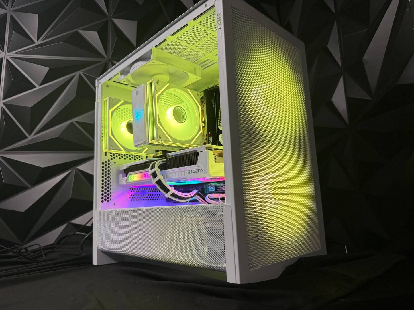 ⚪⚫⚡ MID YANG BANG ⚡⚫⚪ Ryzen 5 9600X| RX 9060XT| 16 GB DDR5| 1.25 TB NVMe| 650W PSU