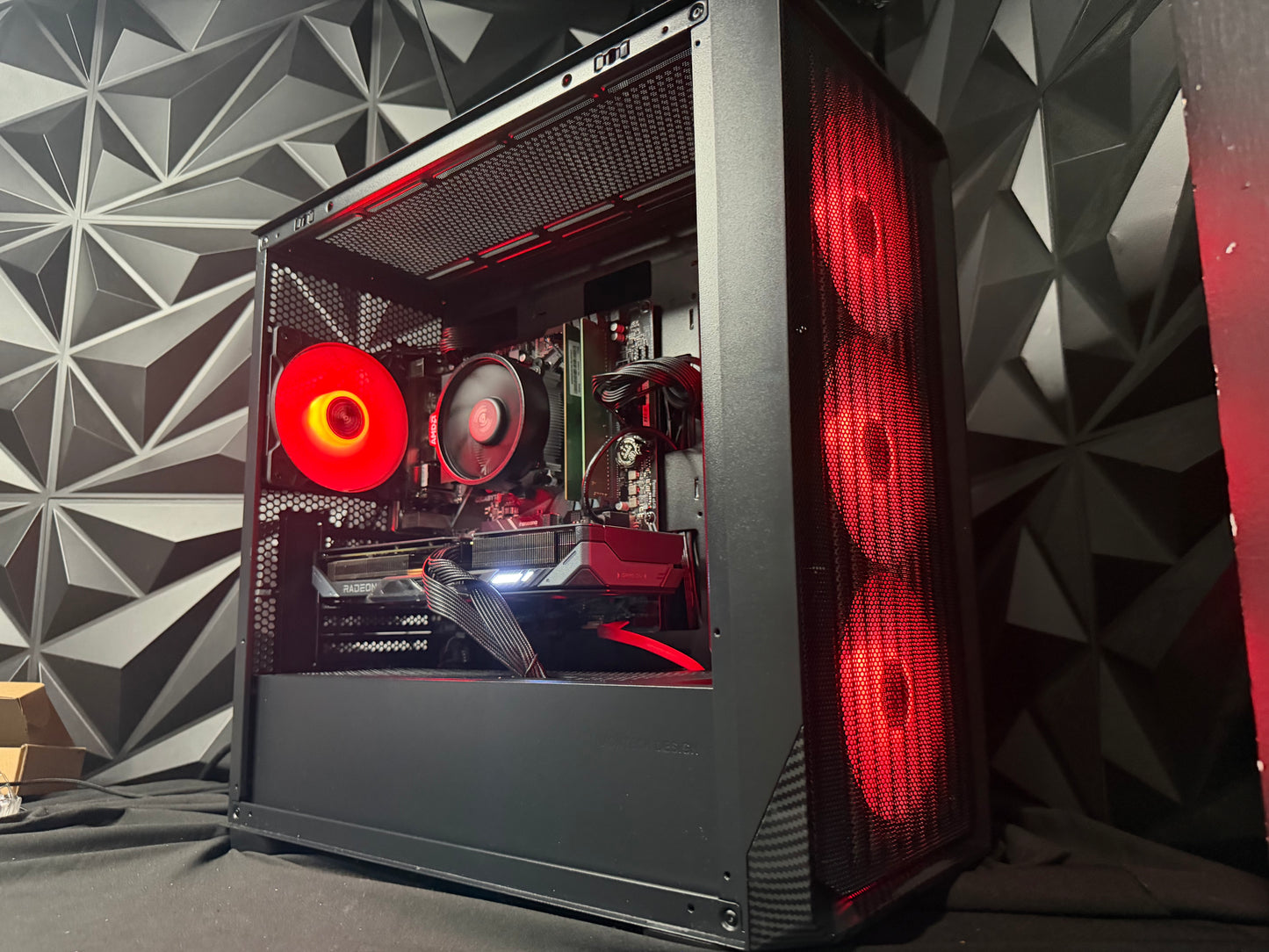 🖤⚡ DARK FIBER ⚡🖤 Ryzen 5 5500| RX 9060XT| 16 GB DDR5| 1.25 TB SSD| 650W PSU