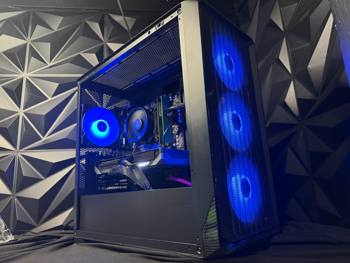 🖤⚡ DARK FIBER ⚡🖤 Ryzen 5 5500| RX 9060XT| 16 GB DDR5| 1.25 TB SSD| 650W PSU