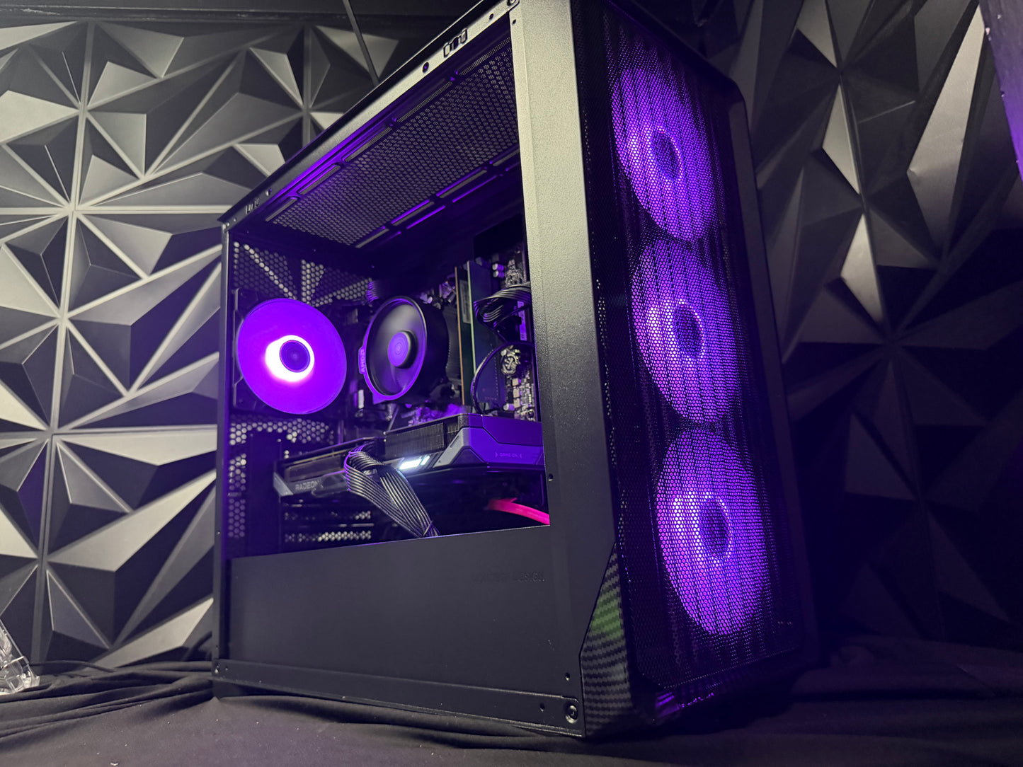 🖤⚡ DARK FIBER ⚡🖤 Ryzen 5 5500| RX 9060XT| 16 GB DDR5| 1.25 TB SSD| 650W PSU