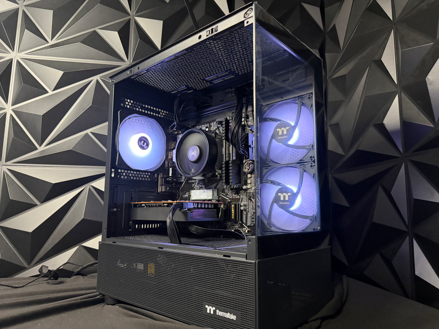 💸🎮 THE BUDGET BOOMER 🎮💸Ryzen 5 5500| RX 6500XT| 16 GB DDR4| 500GB NVMe| 650W PSU