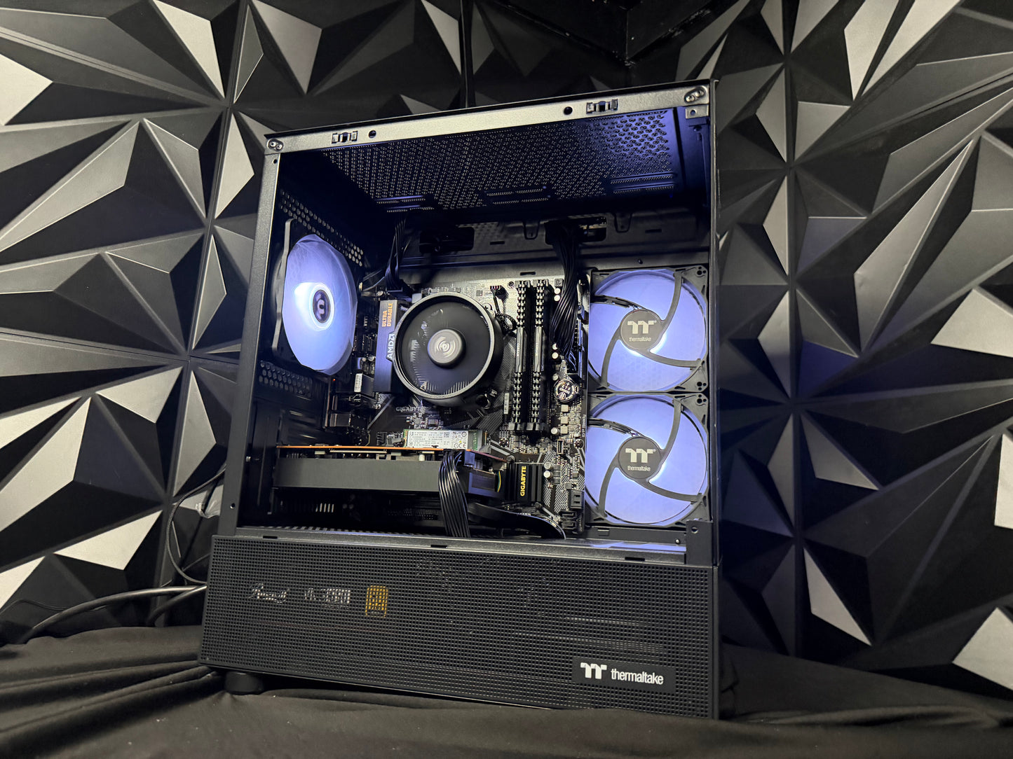 💸🎮 THE BUDGET BOOMER 🎮💸Ryzen 5 5500| RX 6500XT| 16 GB DDR4| 500GB NVMe| 650W PSU