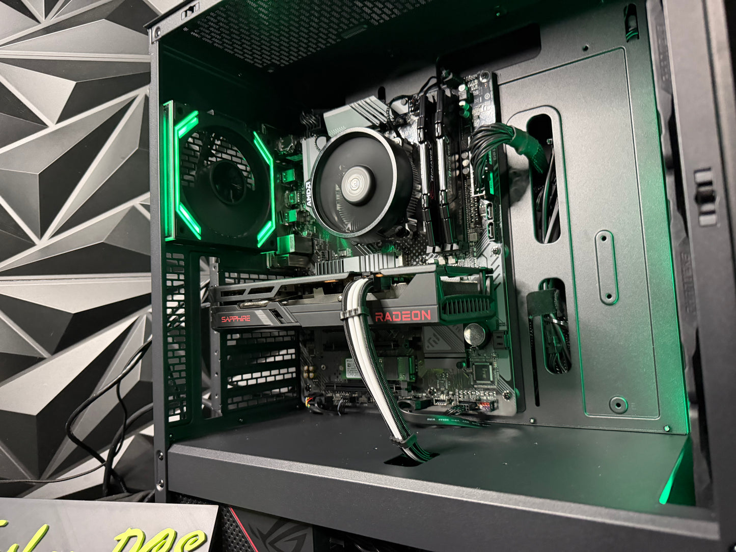 😎🔥 MID DADDY 5566 🔥😎 Ryzen 5 5500| RX 6600XT| 16 GB DDR4| 750GB NVMe| 650W PSU