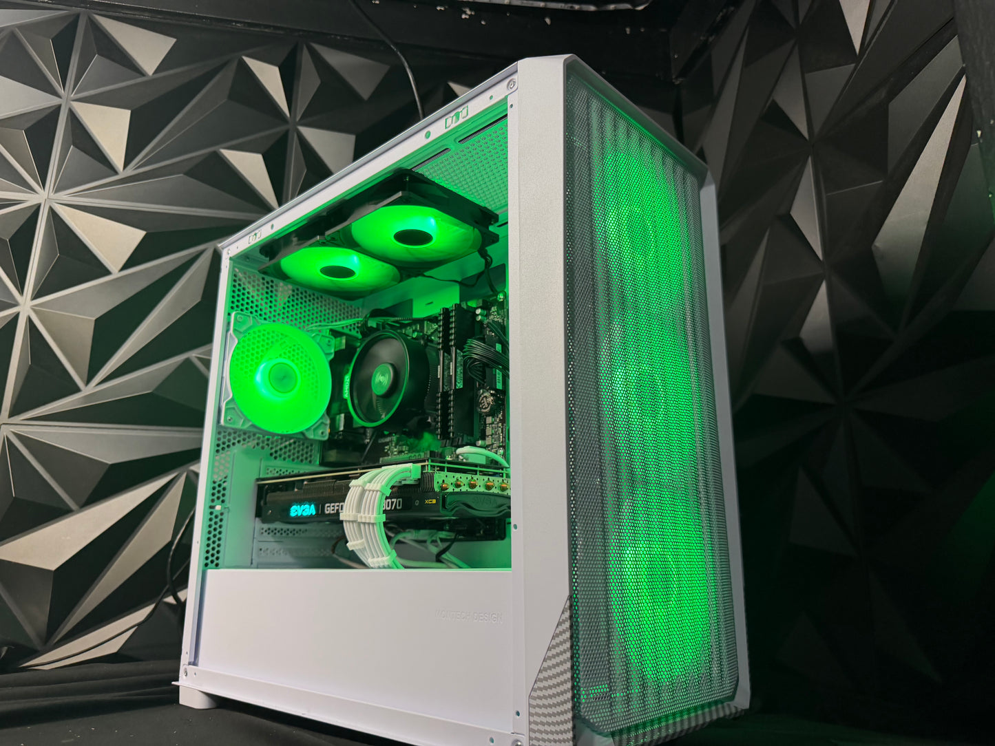 🖤🔥 BLACK GUTS 🔥🖤 Ryzen 5 5500| RTX 3070| 16 GB DDR4| 1.25 TB NVMe| 650W PSU