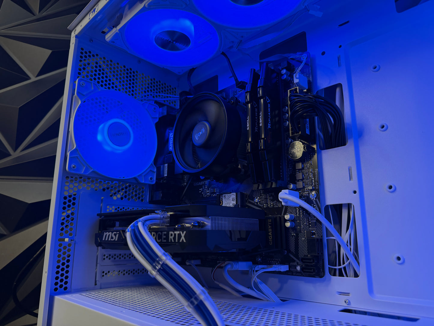 🌊❄️ AQUA ICE ❄️🌊 Ryzen 5 5500| RTX 4060Ti | 16 GB DDR4| 1.25 TB NVMe| 650W PSU