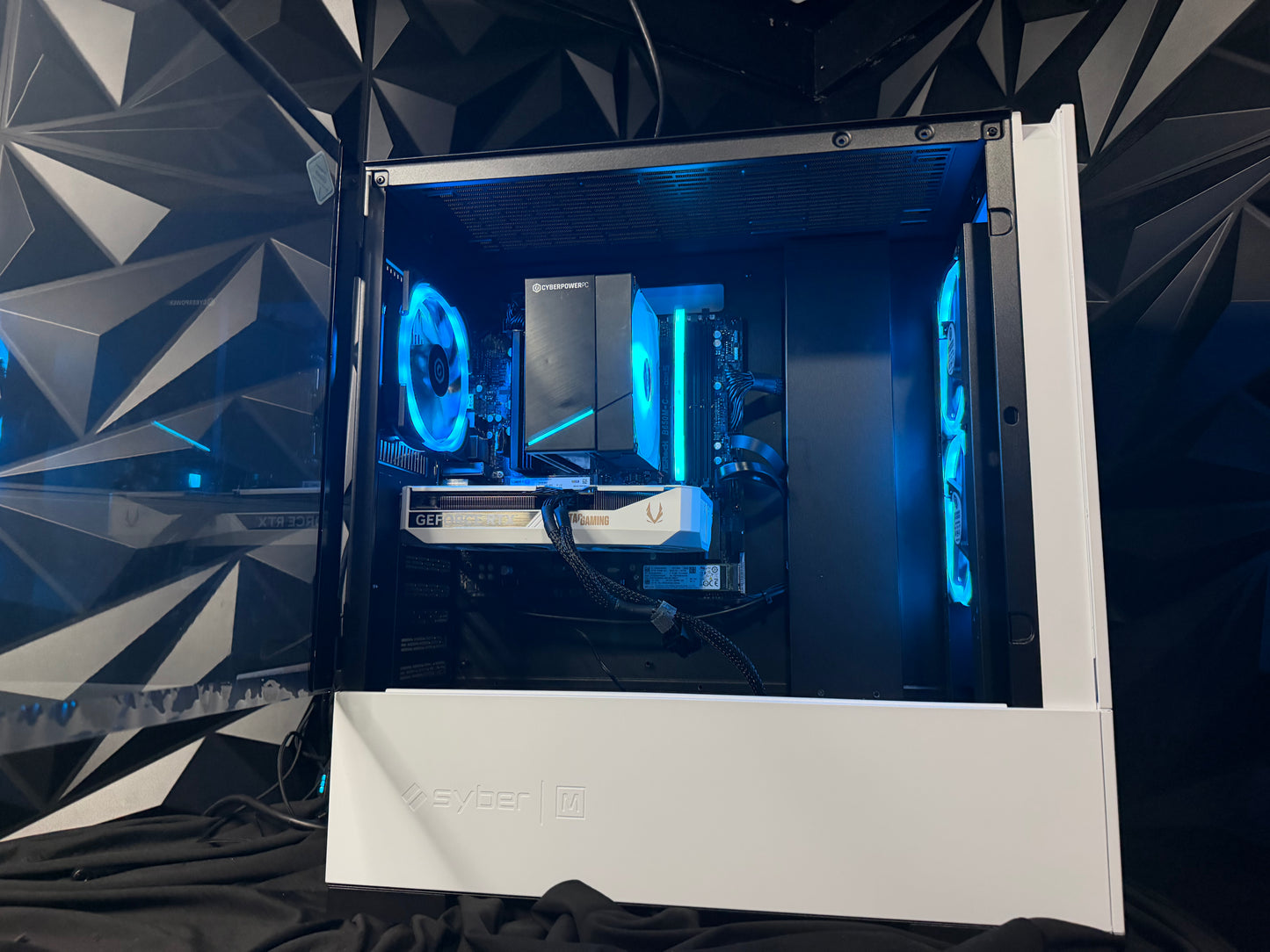 ⚡🌐 CYBER REMIX Ti 🌐⚡Ryzen 5 8400F| RTX 5060Ti| 16 GB DDR5| 750GB NVMe| 1000W PSU
