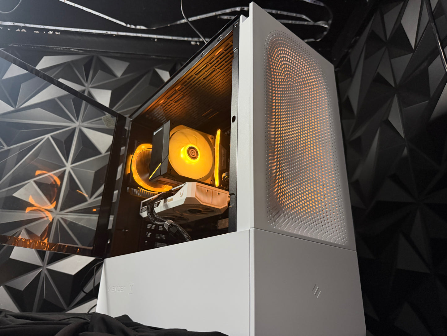 ⚡🌐 CYBER REMIX Ti 🌐⚡Ryzen 5 8400F| RTX 5060Ti| 16 GB DDR5| 750GB NVMe| 1000W PSU