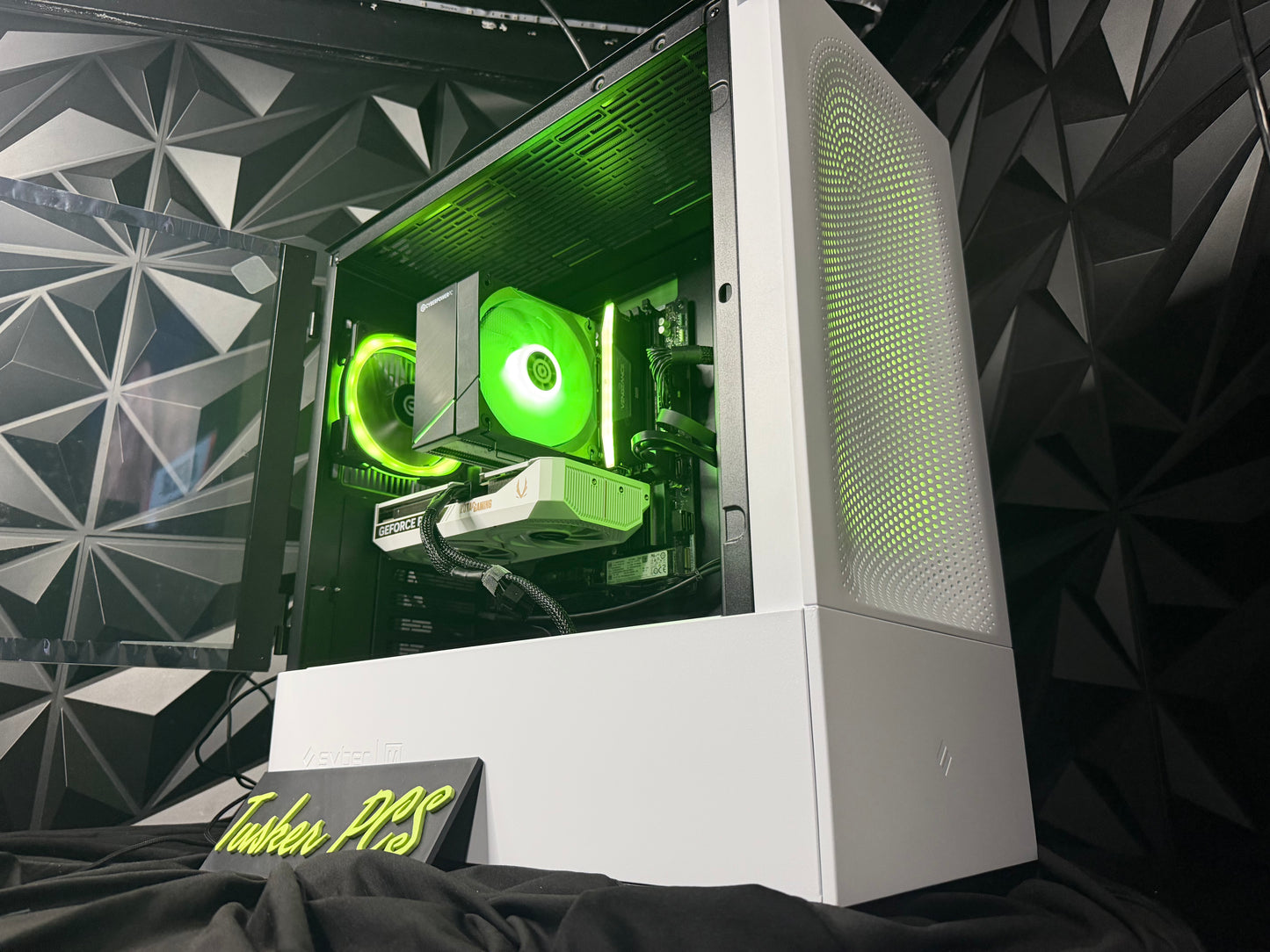 ⚡🌐 CYBER REMIX Ti 🌐⚡Ryzen 5 8400F| RTX 5060Ti| 16 GB DDR5| 750GB NVMe| 1000W PSU