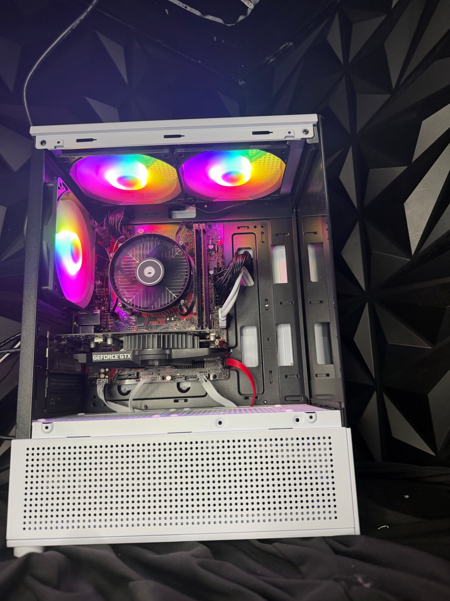 💸💪 THE BUDGET BRO 💪💸i5 10500T| GTX 1650 4GB| 16 GB DDR4| 500GB SSD| 650W PSU