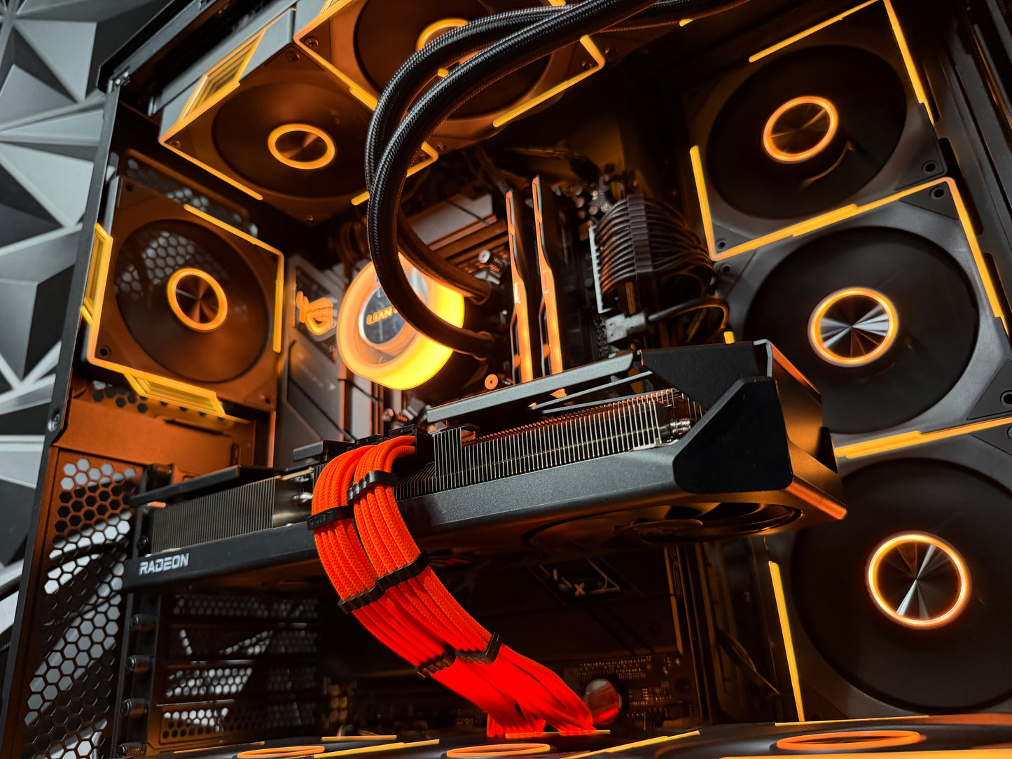 ⭐🔥 STARFIRE 🔥⭐Ryzen 7 9700X| RX 9070XT| 32 GB DDR5 7200MHZ| 1.75  TB NVMe|850W PSU