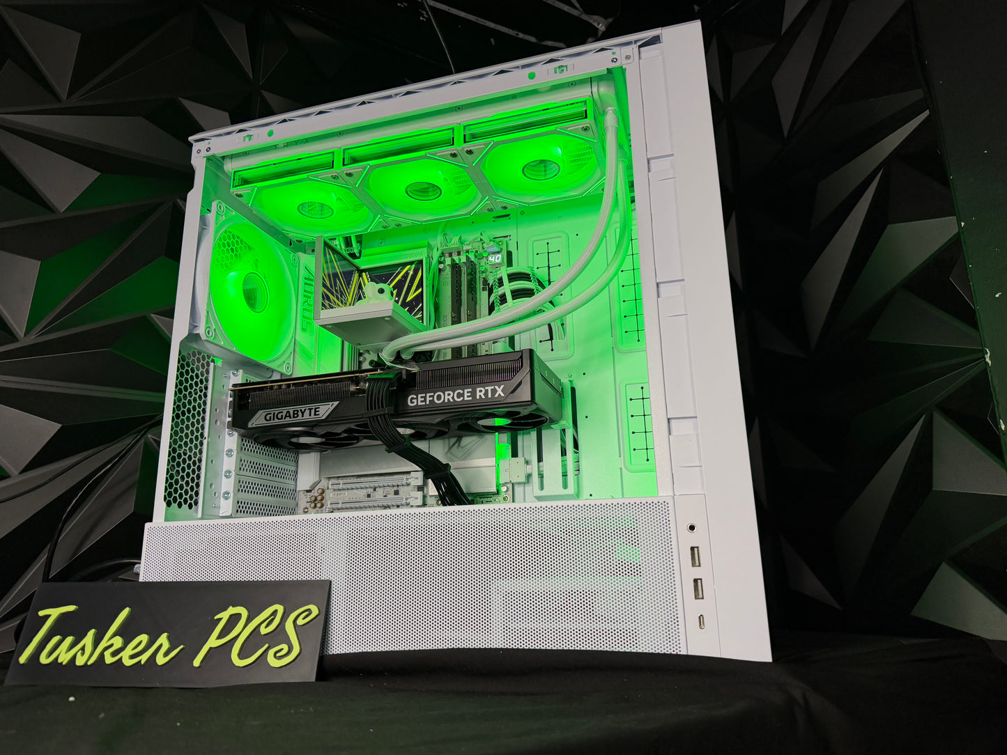 Ivory Tusk – Ryzen 7 9850X3D / RTX 5080 4K Gaming PC