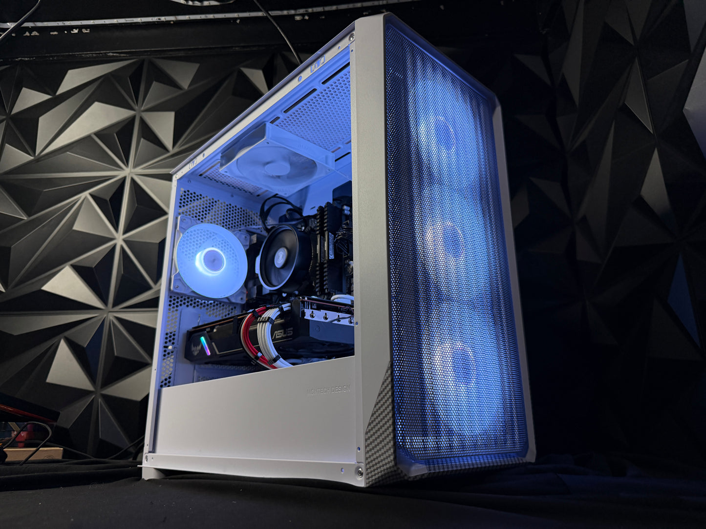 Red Fiber – Ryzen 5 5500 / RX 5700 XT Gaming PC