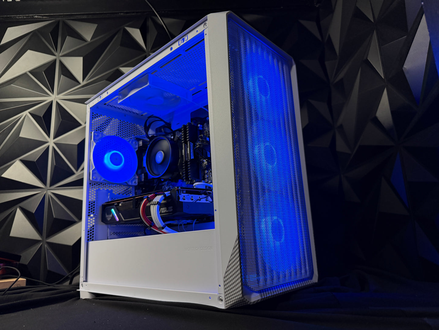 Red Fiber – Ryzen 5 5500 / RX 5700 XT Gaming PC