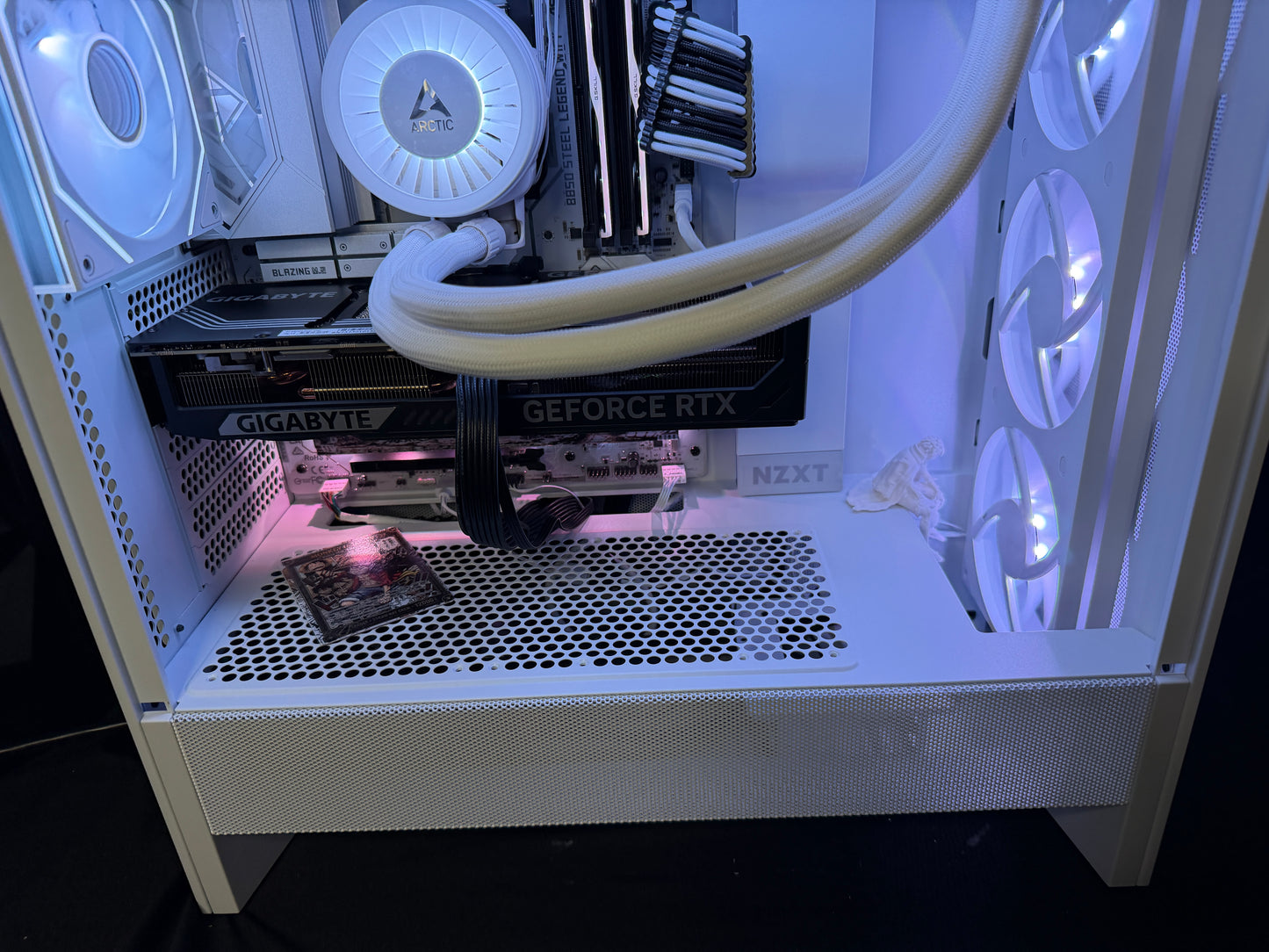 Manga King – Ryzen 9 7900X / RTX 5070 Custom Gaming PC