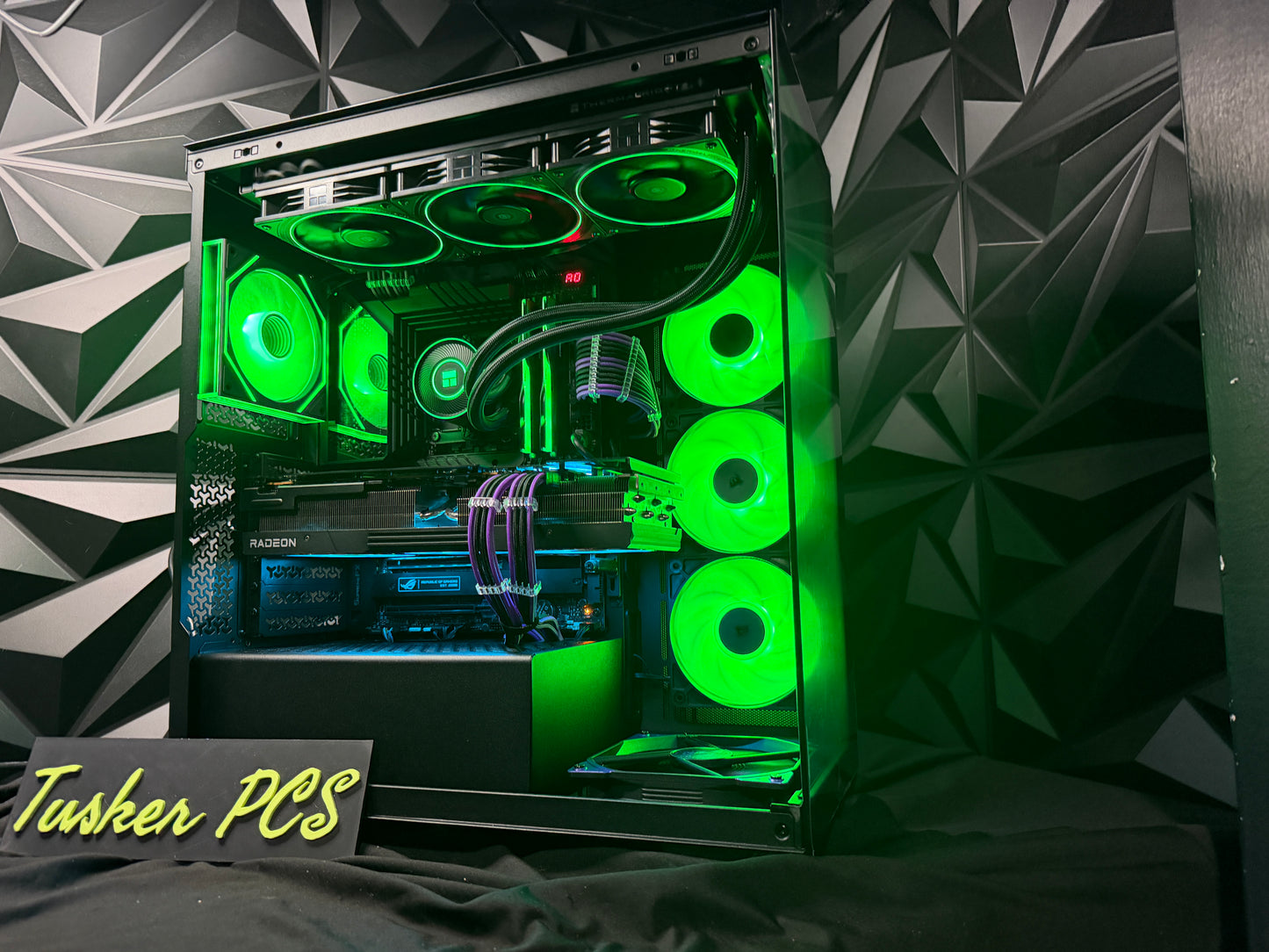Violet Midnight gaming PC with 32GB DDR5 memory