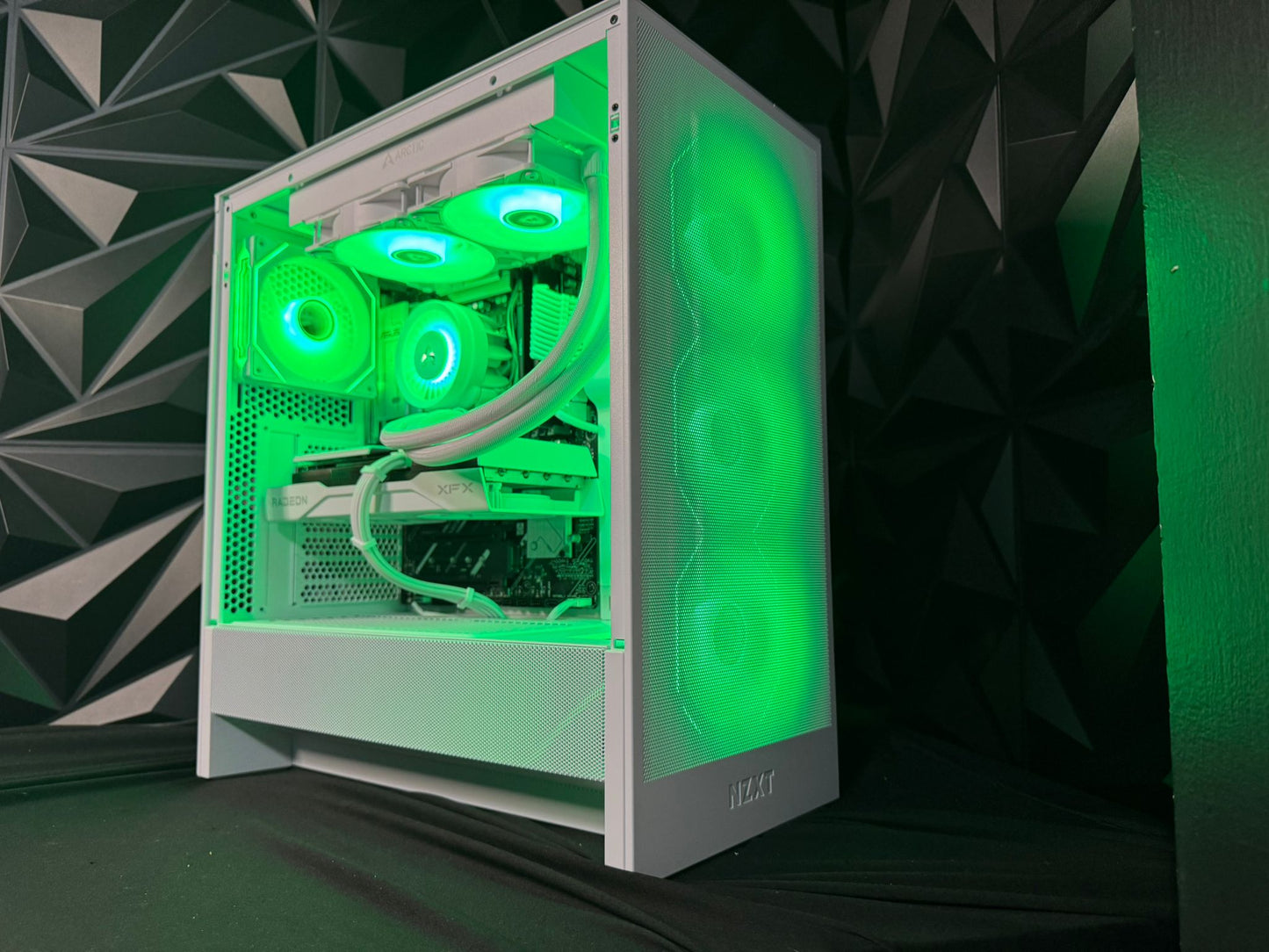 ✨🖥️ Milky White ❄️🤍 Ryzen 5 9600X| RX 9060XT 8 GB | 2 TB NVMe| 32 GB DDR5