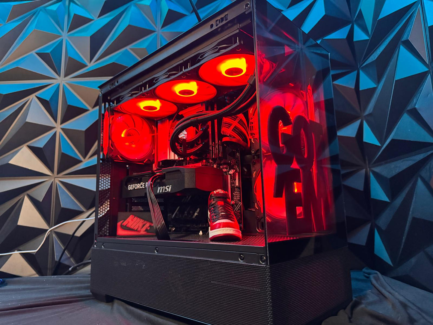 👟The Sneaker Head 👟| Ryzen 7700X | RTX 5070| 64 GB DDR5| 2 TB NVMe SSD| 850W PSU