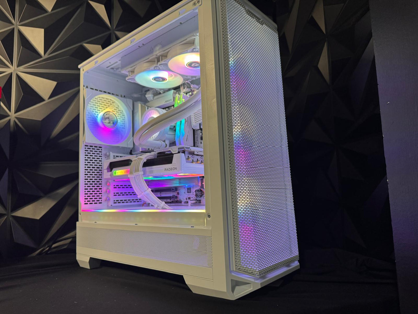 ⚪🕷️ The White Widow 🕷️⚪ Ryzen 9 7900X 🕷️ RX 9070XT 16GB 🕷️32 GB DDR5 6400Mhz| 4 TB NVMe| 850W Gold PSU