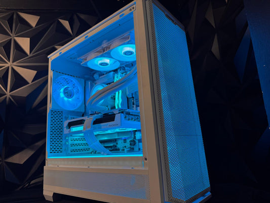 ⚪🕷️ The White Widow 🕷️⚪ Ryzen 9 7900X 🕷️ RX 9070XT 16GB 🕷️32 GB DDR5 6400Mhz| 4 TB NVMe| 850W Gold PSU