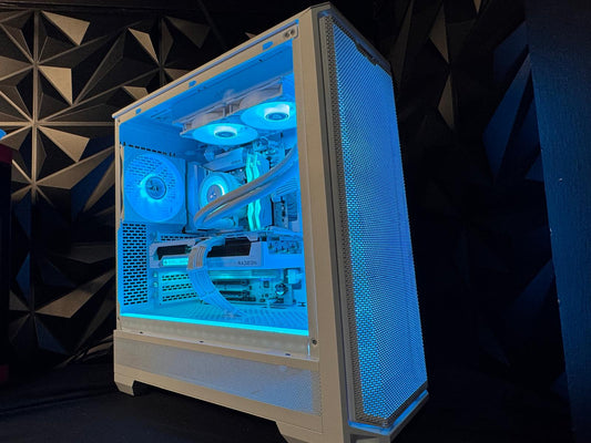 ⚪🕷️ The White Widow 🕷️⚪ Ryzen 9 7900X 🕷️ RX 9070XT 16GB 🕷️32 GB DDR5 6400Mhz| 4 TB NVMe| 850W Gold PSU