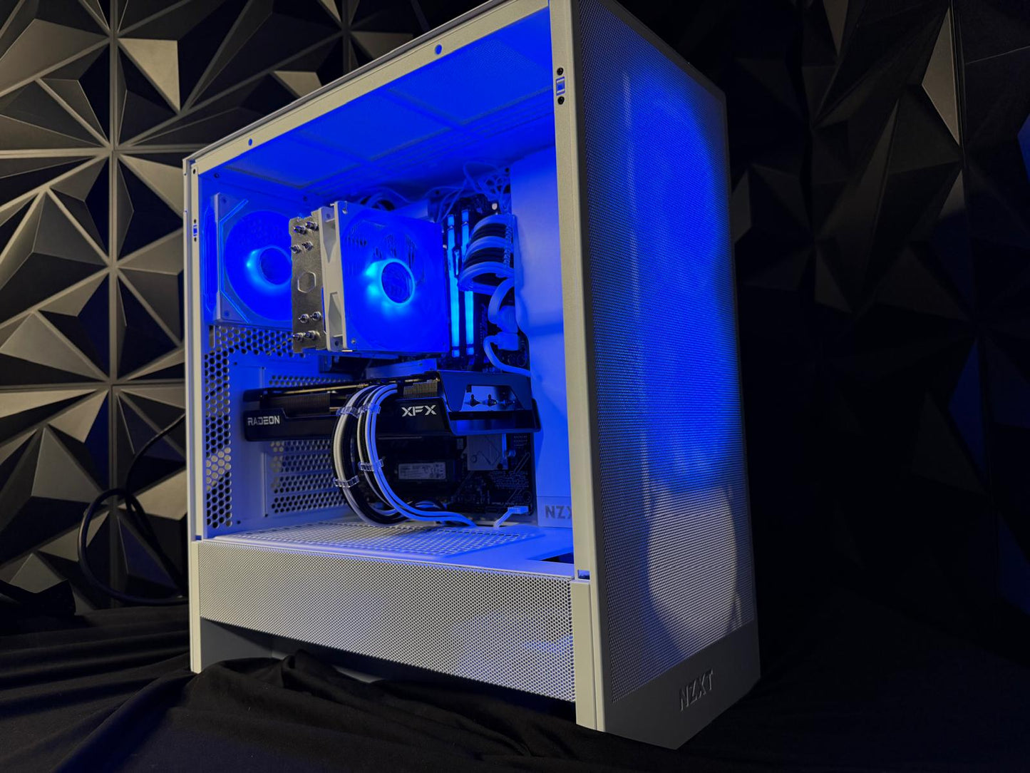 ❄️🖤 Black Ice 76 🖤❄️ Ryzen 5 7600 | RX 7600XT 16 GB | 32 GB DDR5 | 1.5 TB NVMe