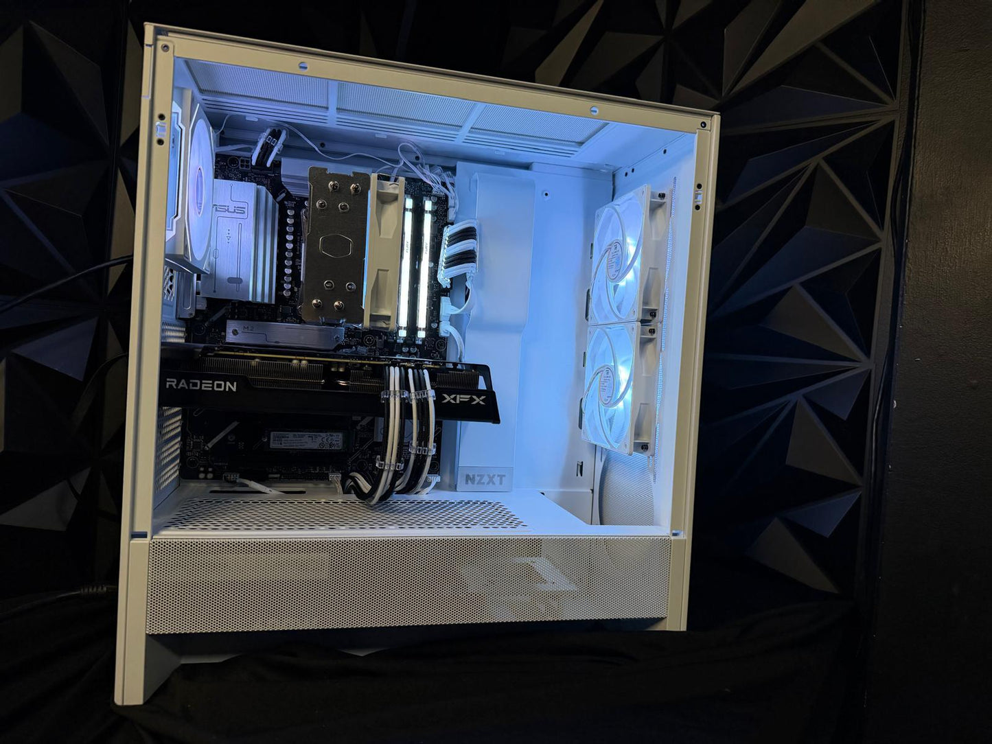 ❄️🖤 Black Ice 76 🖤❄️ Ryzen 5 7600 | RX 7600XT 16 GB | 32 GB DDR5 | 1.5 TB NVMe