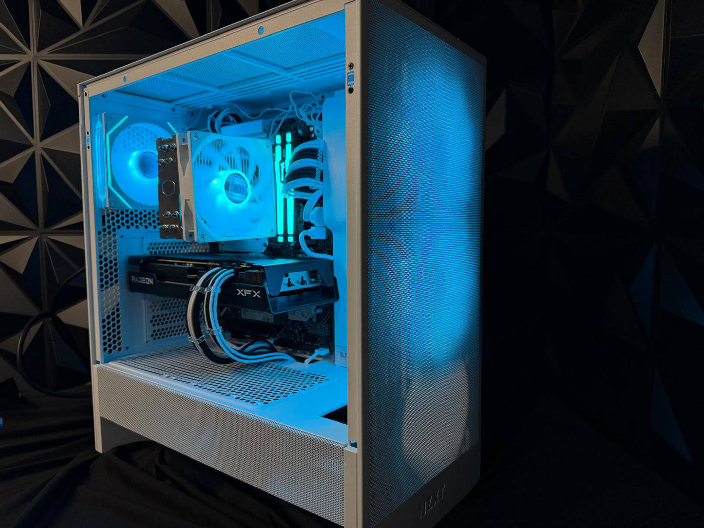 ❄️🖤 Black Ice 76 🖤❄️ Ryzen 5 7600 | RX 7600XT 16 GB | 32 GB DDR5 | 1.5 TB NVMe